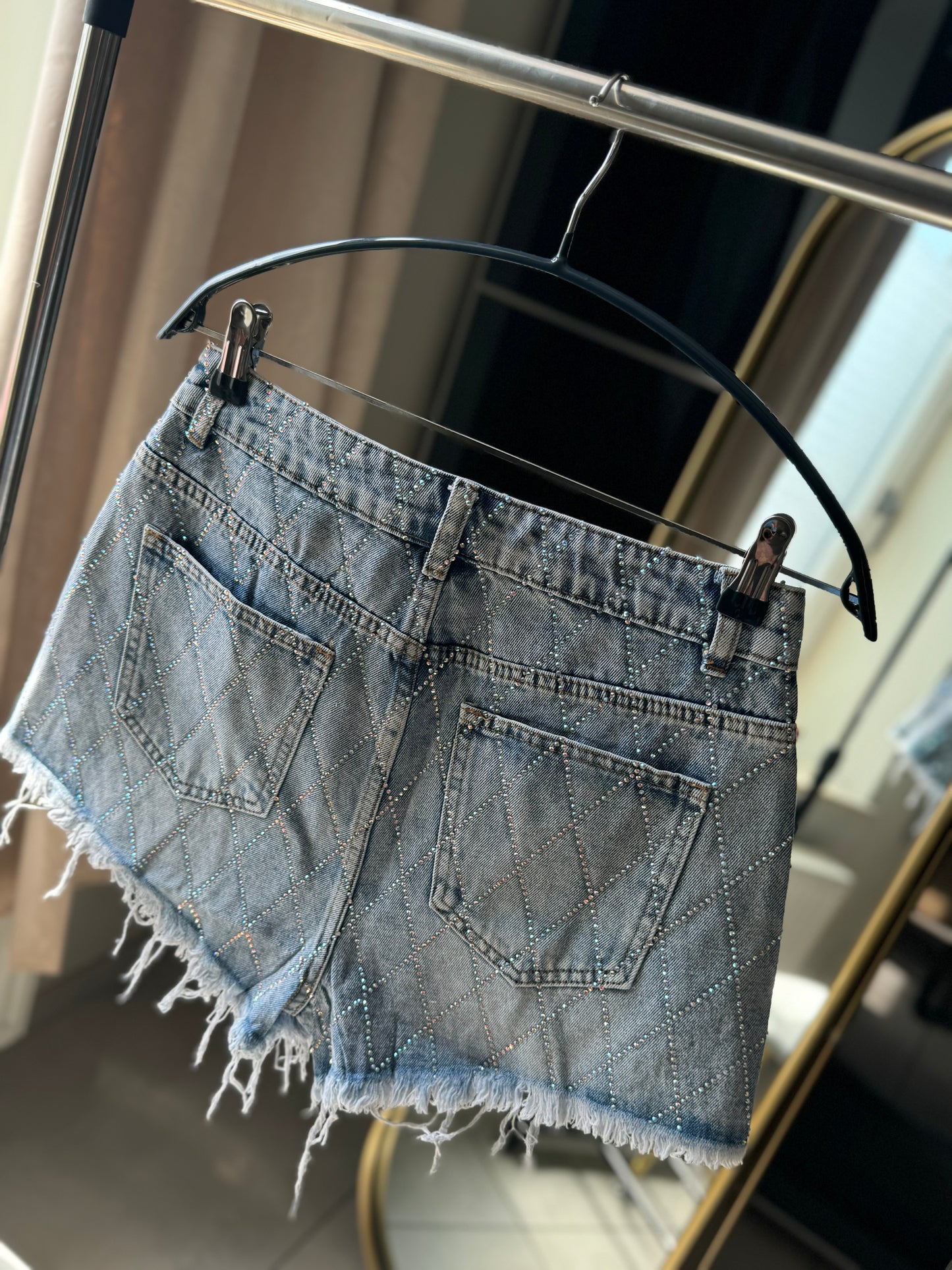 Short jean avec paillettes