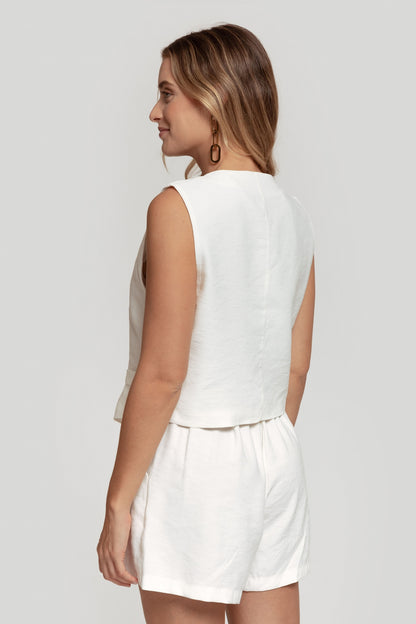 Ensemble gilet et short, gilet avec fausses poches latérales, short pincé un tissu agréable, élégant et léger.